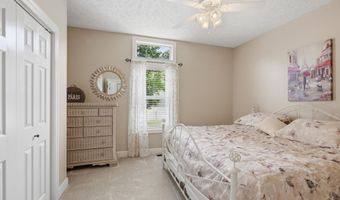 1027 Nickolas St, Aurora, MO 65605