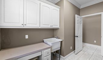 5014 Congressional Dr, Benton, AR 72019