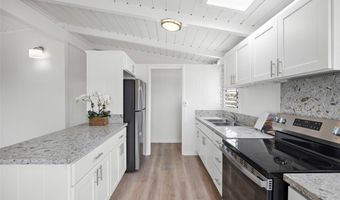 2222 Apoepoe St, Pearl City, HI 96782