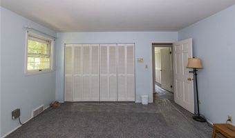 2070 White Pond Dr, Akron, OH 44313