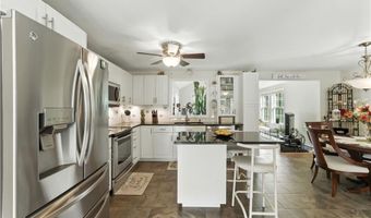 22 Camelot Cir, Johnston, RI 02919