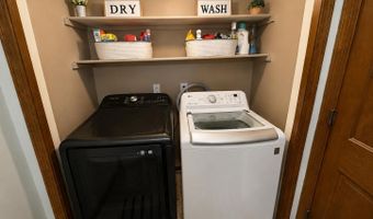 1102 Heritage Ln, Angola, IN 46703