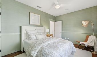 698 BEACH Ave, Atlantic Beach, FL 32233