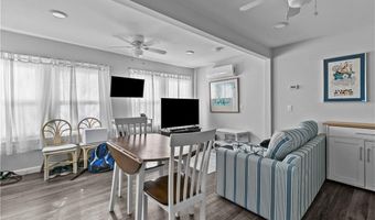 30 Warren Ave A, Middletown, RI 02842