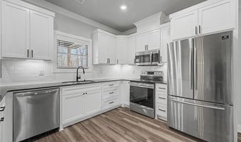 2 Creetown Ln, Bella Vista, AR 72715