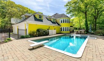 15 Justin Rd, East Greenwich, RI 02818