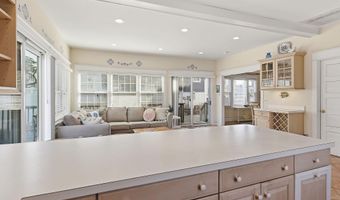 23 5th St, Beach Haven, NJ 08008
