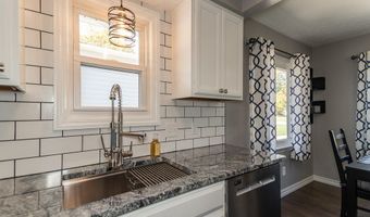 911 Lloyd Ave, Aurora, OH 44202