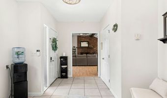 136 Crescent Cir, Cheshire, CT 06410