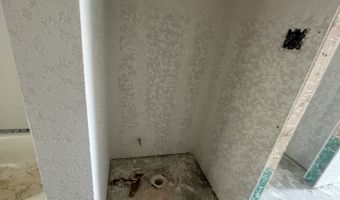 107 Peeps Ct, Adkins, TX 78101