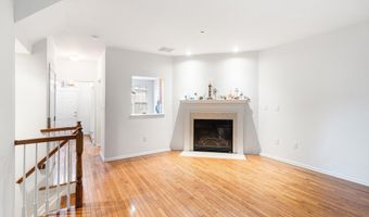 39 W Aspen Way, Aberdeen, NJ 07747