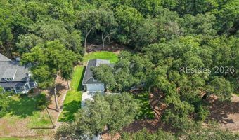 24 Alumni Rd, Beaufort, SC 29907