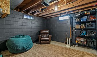 1613 N DIVISION St, Appleton, WI 54911