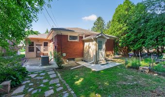 87 Buckingham Dr, Albany, NY 12208