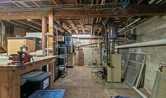 74 Valley Rd, Middletown, RI 02842