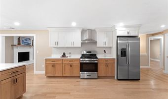 75 Walnut Rd, North Kingstown, RI 02852