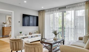 10 Everett 304, Boston, MA 02128