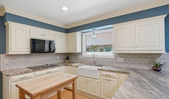 3401 Woodview Pl, Columbus, OH 43220