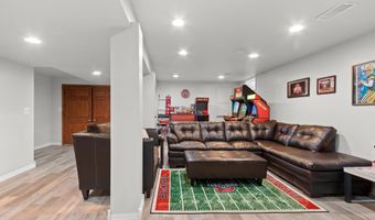 4715 N BROOKSHIRE Dr, Appleton, WI 54913