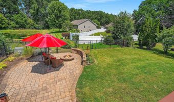 2744 W COMMONWEALTH Ct, Appleton, WI 54914