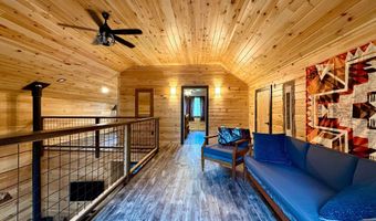 8 Breezy Knoll Ln, Baileyville, ME 04694