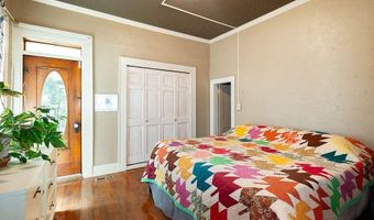 703 Jersey St, Baldwin City, KS 66006