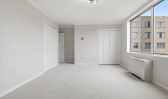 6641 WAKEFIELD Dr 703, Alexandria, VA 22307
