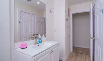 107 W Purdom Ave, Alvarado, TX 76009