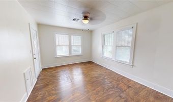 805 E 17th St, Ada, OK 74820