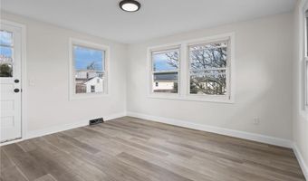 99 Salem Ave, Cranston, RI 02920