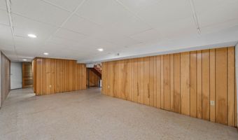 433 Westwood Dr, Ames, IA 50014