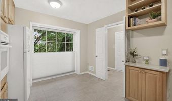 7504 WESTLAKE Ter 25, Bethesda, MD 20817