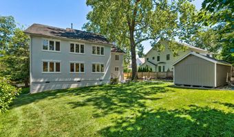 6111 35TH St N, Arlington, VA 22213