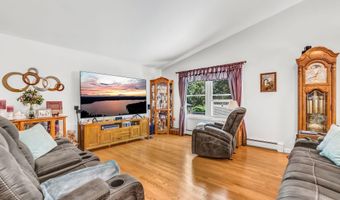1391 Turner St, Auburn, ME 04210