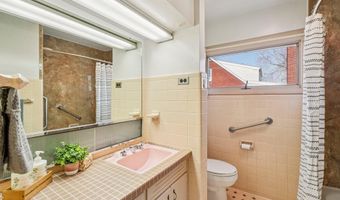 682 Budlong St, Adrian, MI 49221