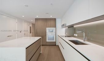 9221 E Bay Harbor Dr 210, Bay Harbor Islands, FL 33154