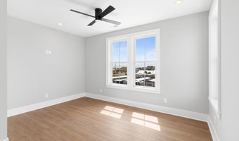 121 Sound Dr, Atlantic Beach, NC 28512