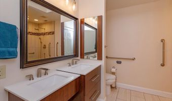 617 RED OAK Cir 121, Altamonte Springs, FL 32701