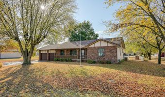 569 E 36th St, Baxter Springs, KS 66713