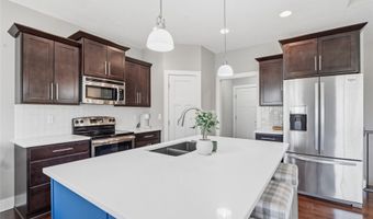 1009 Baileys Grove Dr, Adel, IA 50003