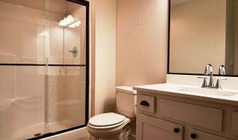 726 35th St SW, Altoona, IA 50009