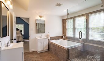 4401 Town And Country Dr, Charlotte, NC 28226