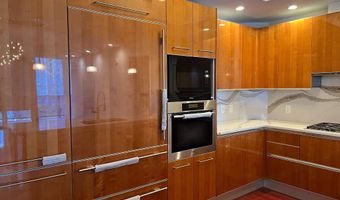 1881 N NASH St 307, Arlington, VA 22209