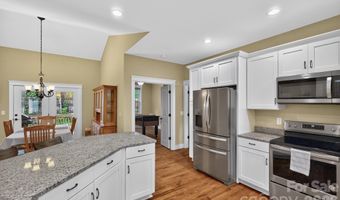 14 Wood Path Ln, Arden, NC 28704