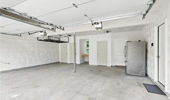 17 Ostend St, Johnston, RI 02919