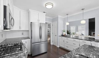 6430 Spinnaker Ln, Alpharetta, GA 30005