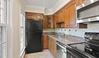 2345 S ROLFE St S, Arlington, VA 22202