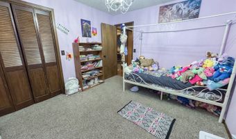 2100 Mockingbird Ln, McAlester, OK 74501