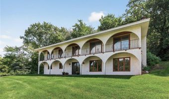 108 Hidden Meadow Rd, Apple Valley, MN 55124