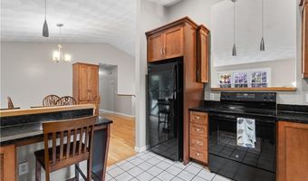 6 Lisa Ln, Bristol, RI 02809